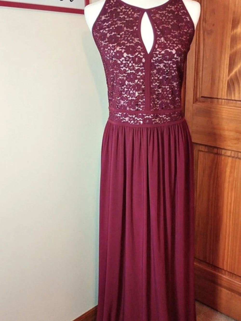 Morgan & Co.Burgundy Sequence Lace Maxi Dress Halter Tie -Back Size 20W Like New
